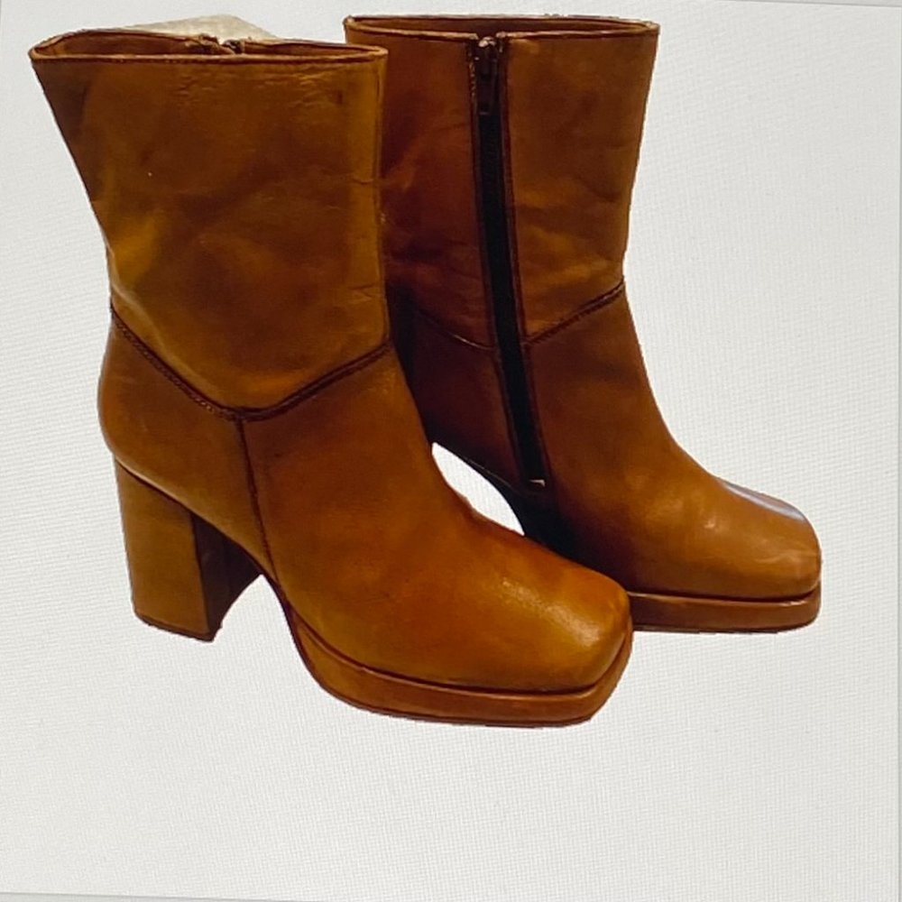 DIBA MONT PELIER PLATFORM LEATHER BOOTIES NWOT 8 1/2 M